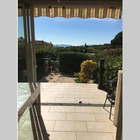 Au petit Bonheur, Studio vue mer avec jardinet&parking 400m plage Le Lavandou Extérieur photo